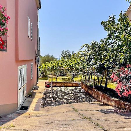 Studio Vesna With A Terrace And Sea View Rabac Exterior foto