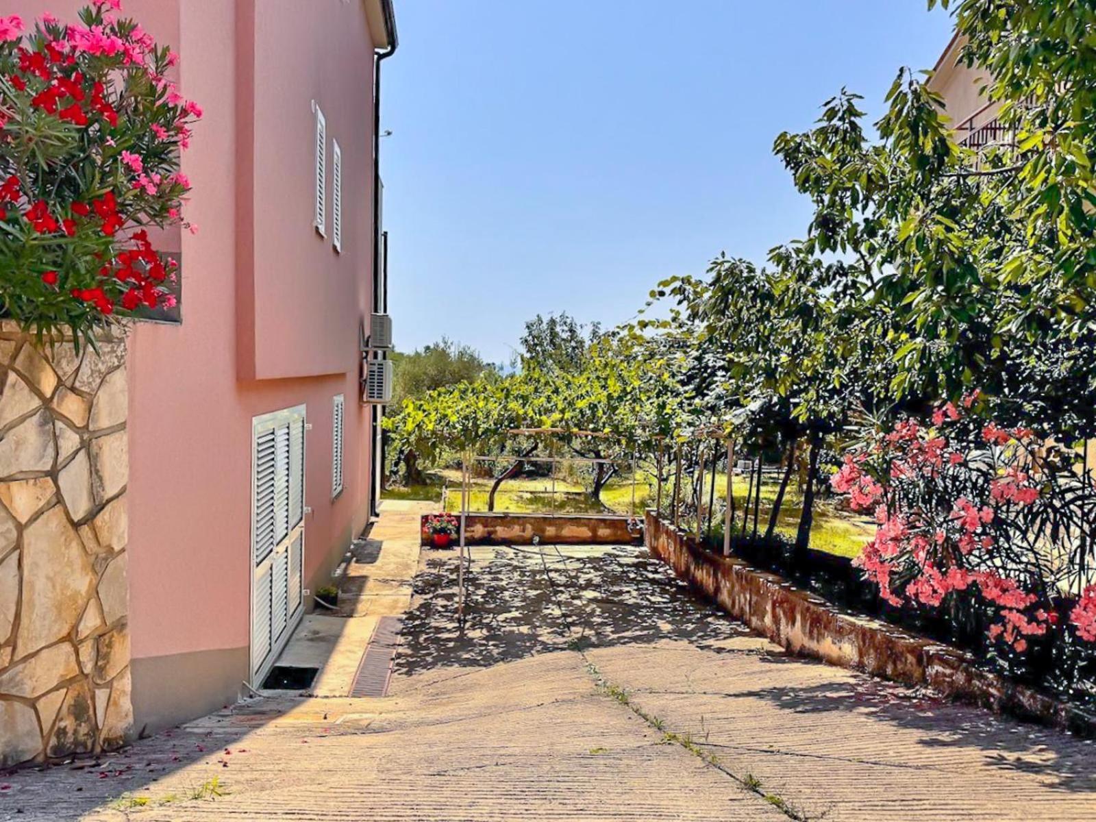 Studio Vesna With A Terrace And Sea View Rabac Exterior foto