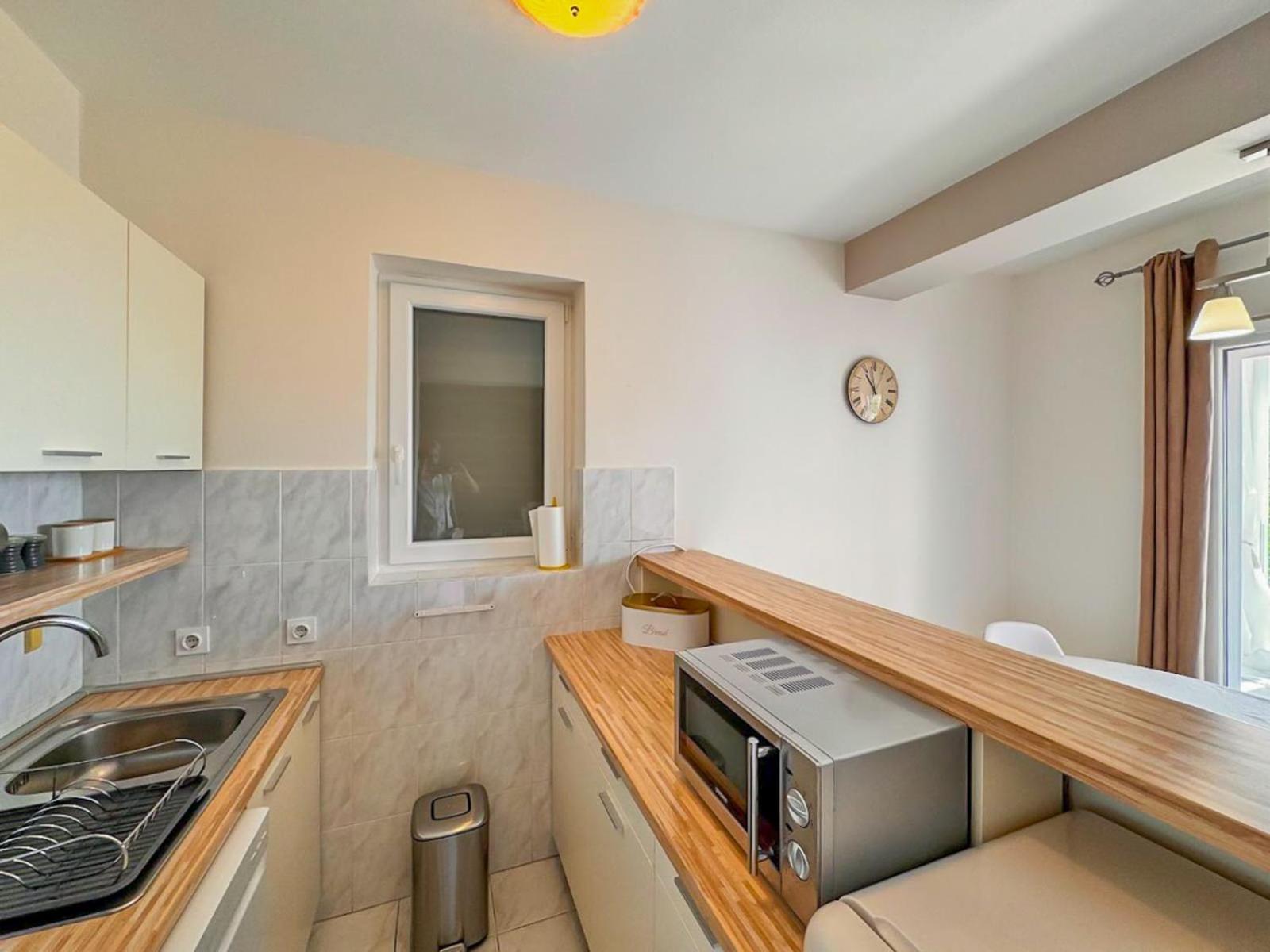 Studio Vesna With A Terrace And Sea View Rabac Exterior foto