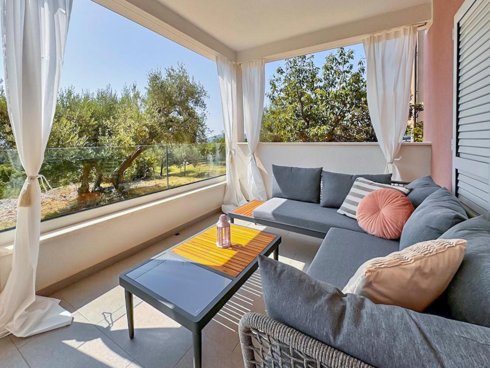 Studio Vesna With A Terrace And Sea View Rabac Exterior foto